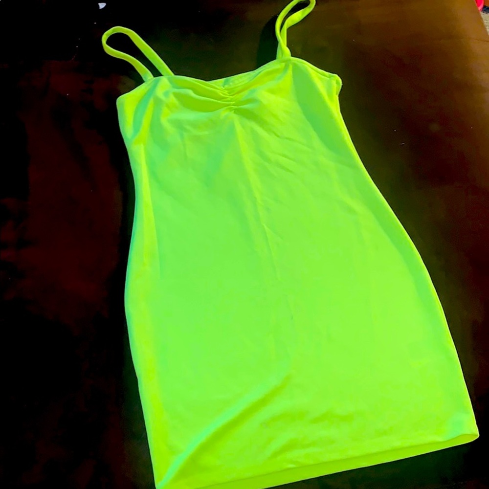 NWT H&M body on dress